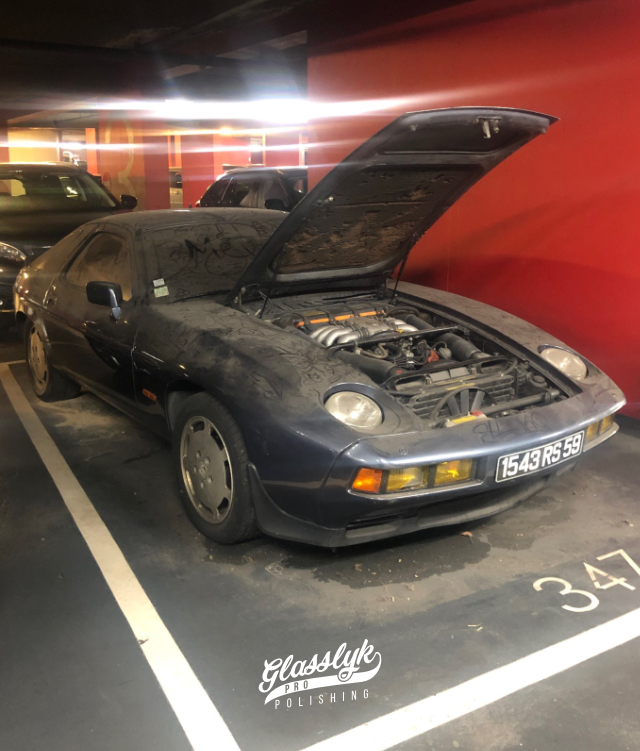 full_detailing_polissage_porsche_928_autozorus_sortie_de_grange_parking_sousterrain_Lille